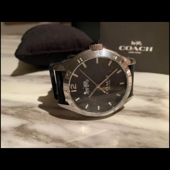 Womens coach watch - Picture 2 of 4